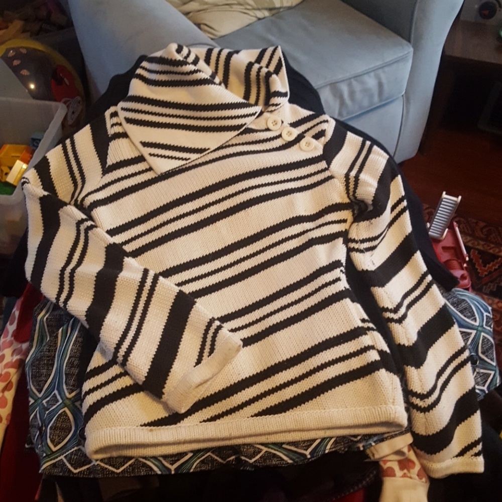 Fifi collection medium sweater